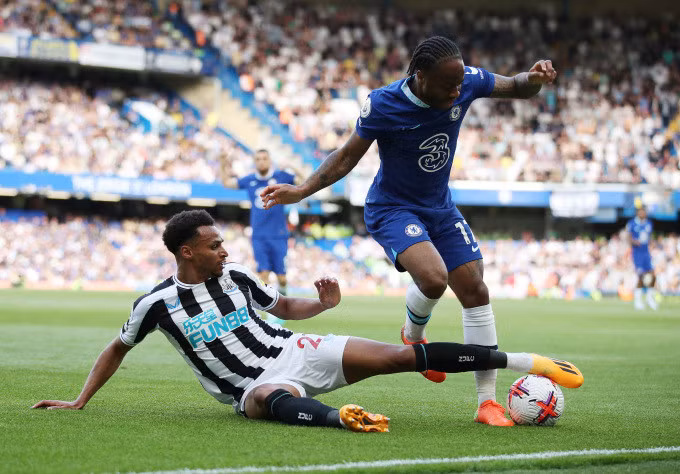 Chelsea (áo xanh) trong trận hòa Newcastle ở vòng 38 Ngoại hạng Anh ngày 28/5/2023 trên sân Stamford Bridge, London. Ảnh: Reuters