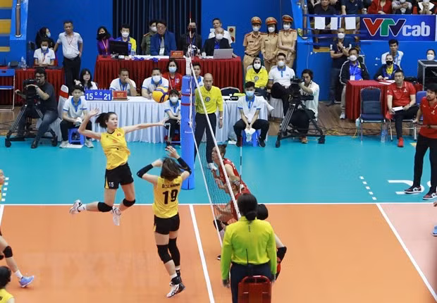 SEA Games 32: Bong chuyen nu Viet Nam kho doi mau huy chuong hinh anh 1