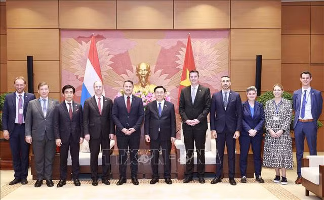Chủ tịch Quốc hội Vương Đình Huệ bày tỏ mong muốn hai bên thúc đẩy quan hệ ngoại giao nghị viện - Ảnh: TTXVN