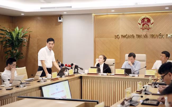 Ông Nguyễn Thành Phúc, Cục trưởng Cục Viễn thông, Bộ Thông tin và Truyền thông - phát biểu tại họp báo thường kỳ.