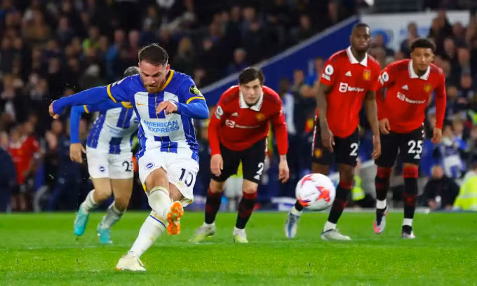 Mac Allister ghi bàn duy nhất trận đấu ở phút 99, giúp Brighton thắng Man Utd 1-0 trên sân Amex ở trận bù vòng 28 Ngoại hạng Anh tối 4/5/2023. Ảnh: Reuters