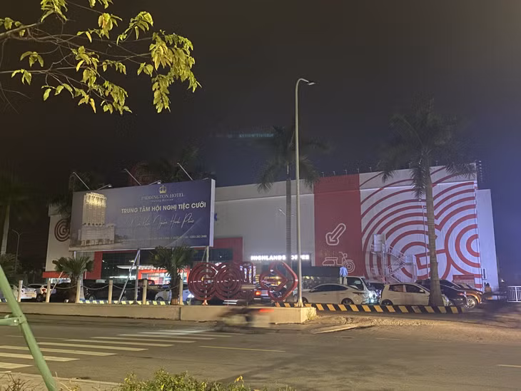 Siêu thị GO! Hạ Long hưởng ứng chiến dịch Giờ Trái đất 2023.