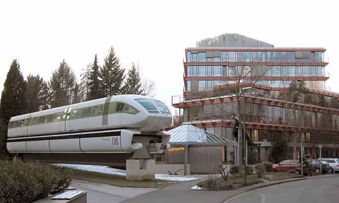 Tàu Transrapid 06 tại Bảo tàng Deutsches Bonn. Ảnh: Rainer Zenz/Wikimedia