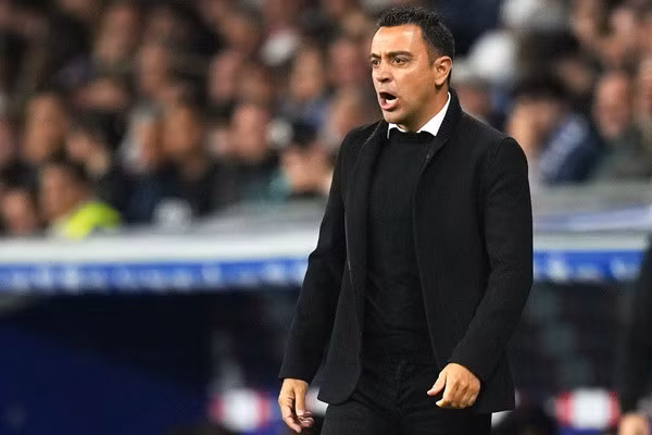 Xavi là người hùng của Barca.