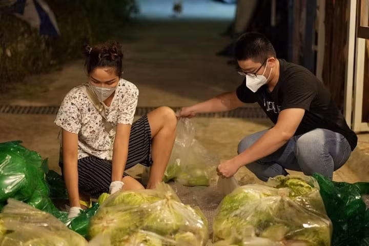 H'Hen Niê từng gây nhiều tranh cãi khi luôn xuất hiện với hình ảnh quá xuề xòa.