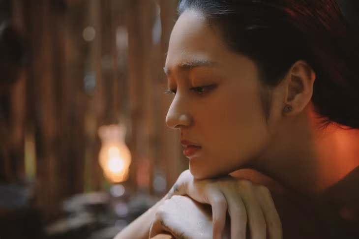 Chầm chậm, đều đều và thiếu đột phá, Bảo Anh và ekip chưa tạo được khoảnh khắc thật ấn tượng trong mặt sáng tạo.