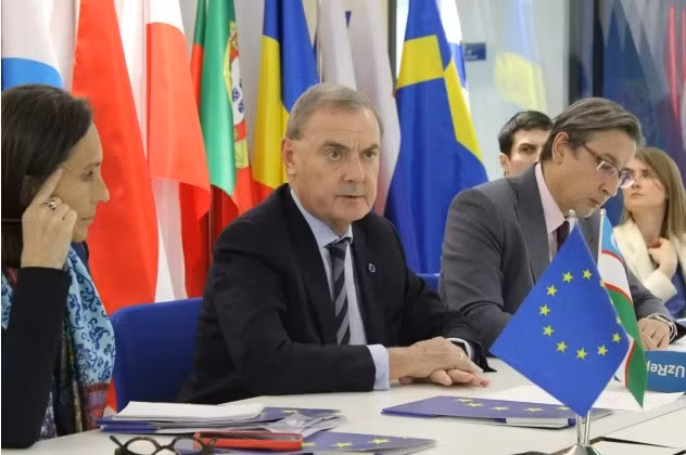 David O'Sullivan, đặc phái viên của EU về thực thi lệnh trừng phạt. Ảnh: Kun.uz