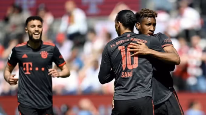 Bayern mừng trận thắng Cologne 2-1 trên sân Rhein Energy ở Cologne, Đức ngày 27/5/2023. Ảnh: Bundesliga