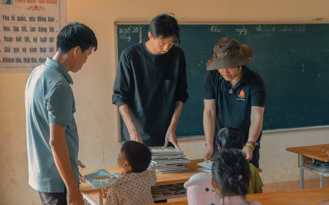 Đen trong chuyến đi thực hiện MV "Nấu ăn cho em"