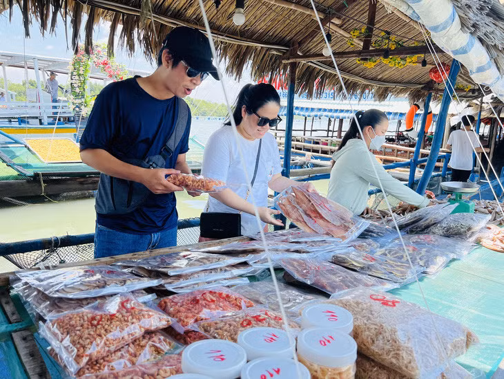 Các mặt hàng thủy sản chủ lực vẫn giảm kim ngạch xuất khẩu nhưng cá khô, cá hộp xuất khẩu ghi nhận tăng trưởng so với trước - Ảnh: THẢO THƯƠNG