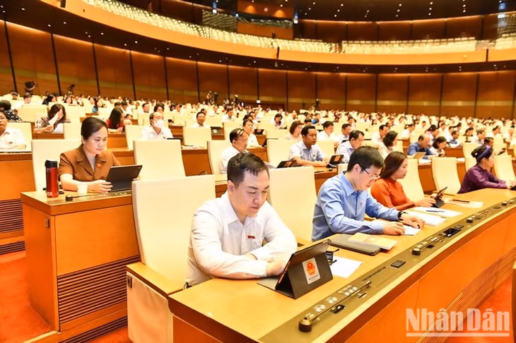 Các đại biểu tham dự phiên họp của Quốc hội sáng 27/5. (Ảnh: ĐĂNG KHOA)