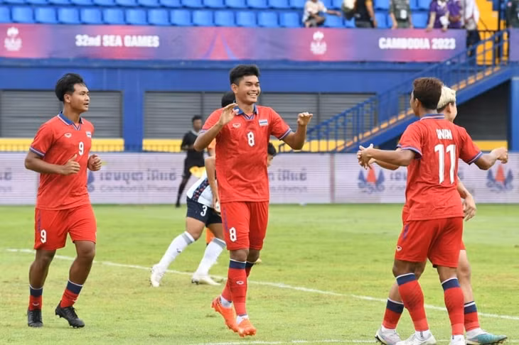 Teerasak Poeiphimai (số 8) đang có phong độ cao tại SEA Games 32