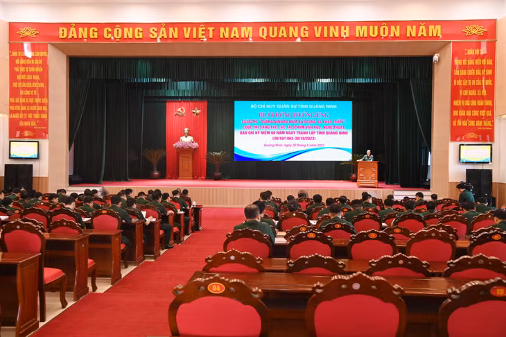 Quang cảnh buổi phát động.