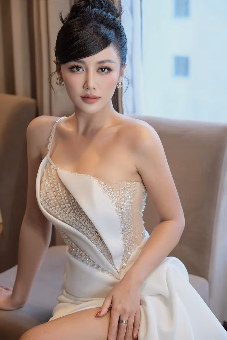 Văn Mai Hương mong muốn mang đến màu sắc âm nhạc mới cho khán giả - Ảnh: NVCC
