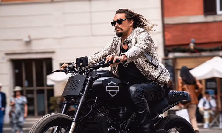 Jason Momoa trong vai phản diện Dante. Ảnh: Universal Pictures.
