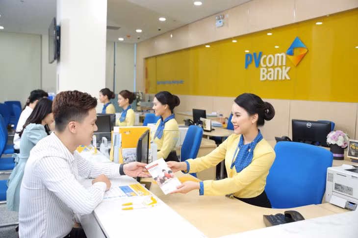 So với thời điểm đầu năm 2023, lãi suất vay vốn tại PVcomBank đã giảm từ 2 - 4%. Ảnh: Hồng Hạnh