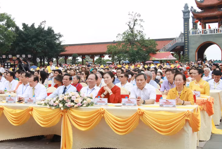 Đại lễ Phật đản tại chùa Ba Vàng ảnh 1