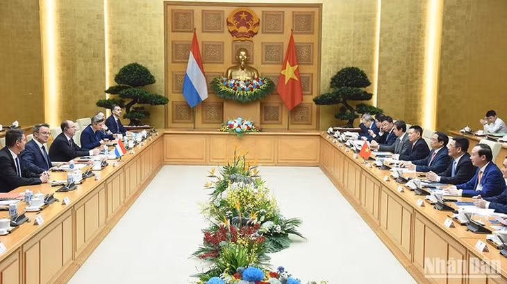 Thủ tướng Phạm Minh Chính hội đàm với Thủ tướng Đại Công quốc Luxembourg Xavier Bettel. (Ảnh: TRẦN HẢI)