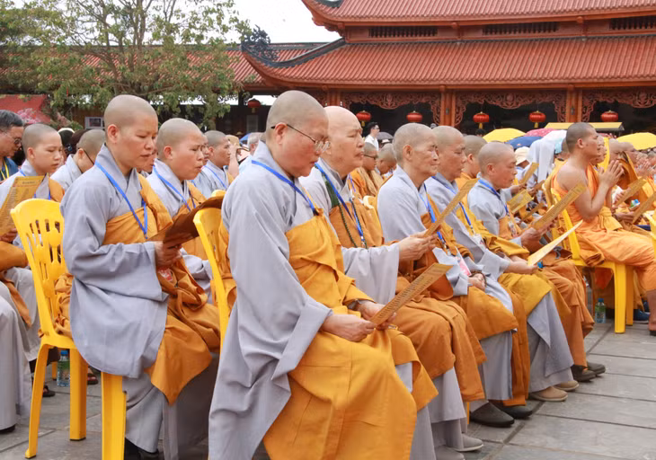 Đại lễ Phật đản tại chùa Ba Vàng ảnh 3