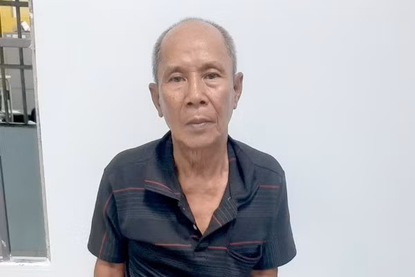 Huỳnh Văn Giỏi tại cơ quan công an.