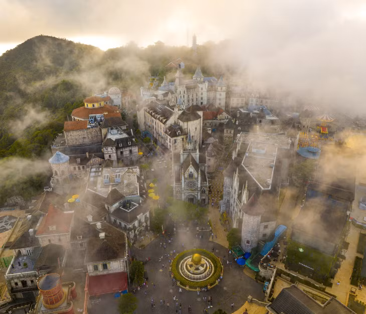 Sun World Ba Na Hills góp phần thu hút du khách đến Đà Nẵng.