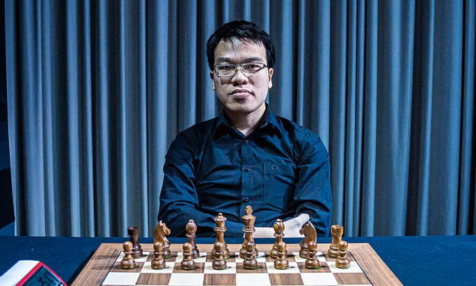 Quang Liêm trong một ván đấu ở siêu giải St Louis, Grand Chess Tour tháng 8/2021. Ảnh: GCT