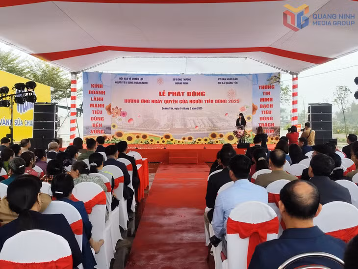 Quang cảnh lễ phát động.