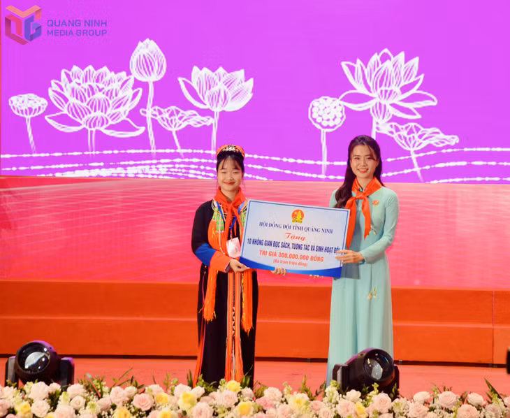 Hội đồng Đội tỉnh trao tặng 10 công trình Không gian đọc sách-tương tác sinh hoạt Đội, trị giá 300 triệu đồng cho thiếu nhi tại các địa phương trong tỉnh.