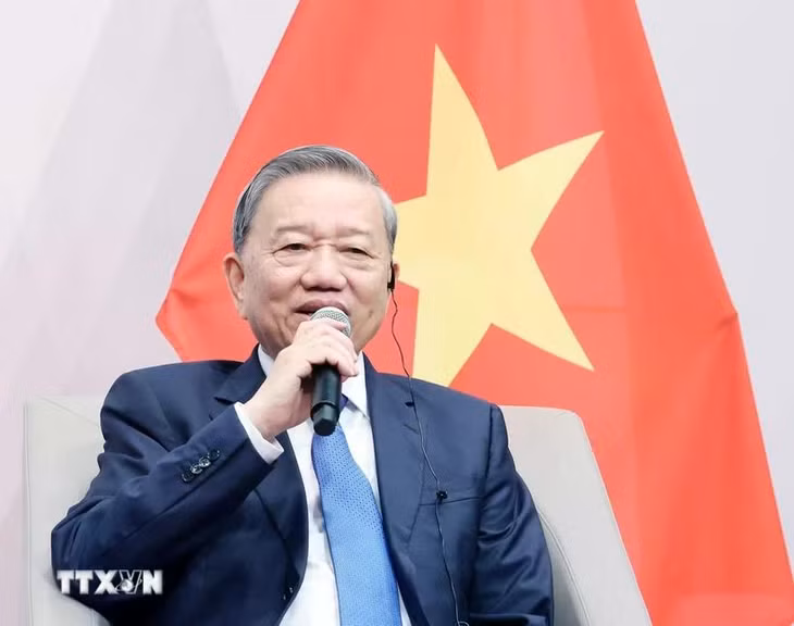 Tổng Bí thư Tô Lâm phát biểu chính sách tại Trường chính sách công Lý Quang Diệu, Đại học Quốc gia Singapore. (Ảnh: Thống Nhất/TTXVN)