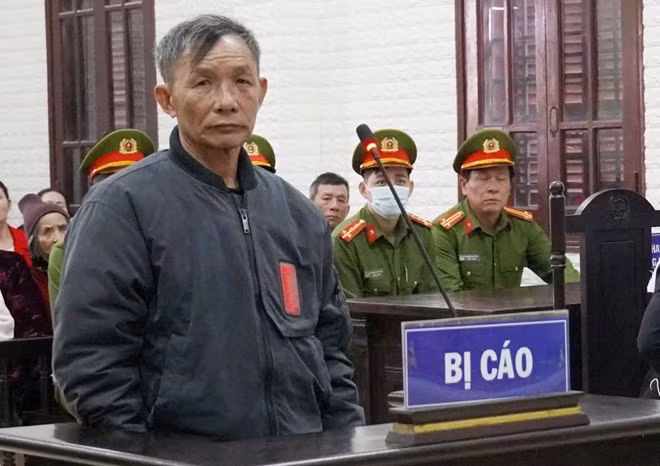 Bị cáo Phạm Văn Đạo giết người họ hàng, phải lãnh án tù. Ảnh: Huyền Phương