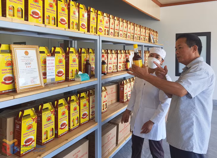 Sản phẩm mắm được chế biến trong thùng sồi của Công ty TNHH Sản xuất thương mại Dáng Phương.
