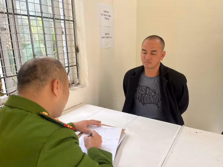 Cơ quan CSĐT Công an TP Hà Nội hỏi cung đối tượng Nguyễn Xuân Thực.