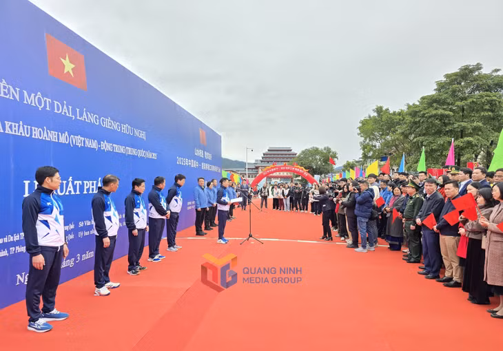 Quang cảnh lễ khai mạc.