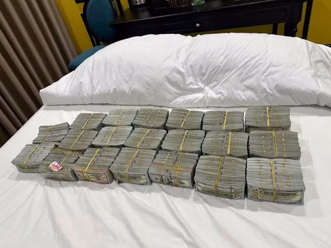 Tang vật trong vụ cướp hơn 2 triệu USD bị công an tạm giữ. Ảnh: Công an