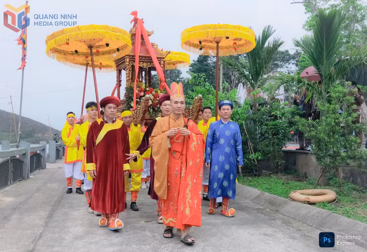 Lễ rước bài vị thần Tam Trĩ, các vị thần và Lễ dâng hương của nhân dân các dân tộc huyện Ba Chẽ và du khách thập phương.