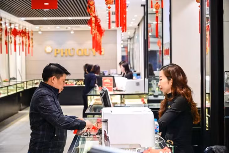 Giá vàng đảo chiều tăng 200.000 đồng. (Ảnh: Vietnam+)