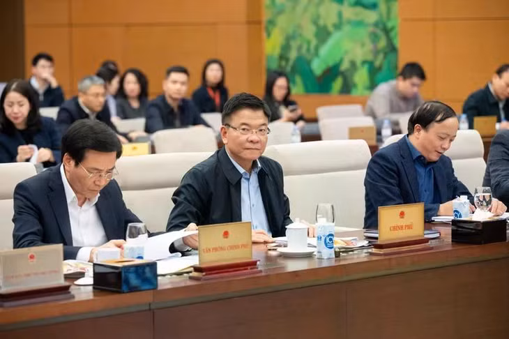 Các đại biểu dự phiên họp. (Ảnh: DUY LINH)