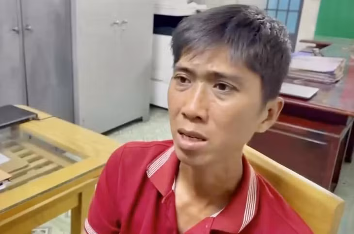 Nghi phạm Phong tại cơ quan công an. Ảnh: CA.