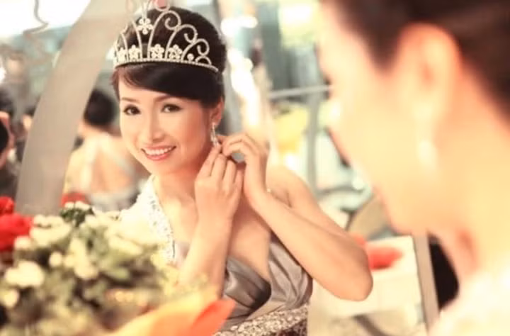 Bùi Bích Phương bỏ hào quang showbiz để theo đuổi con đường học vấn.