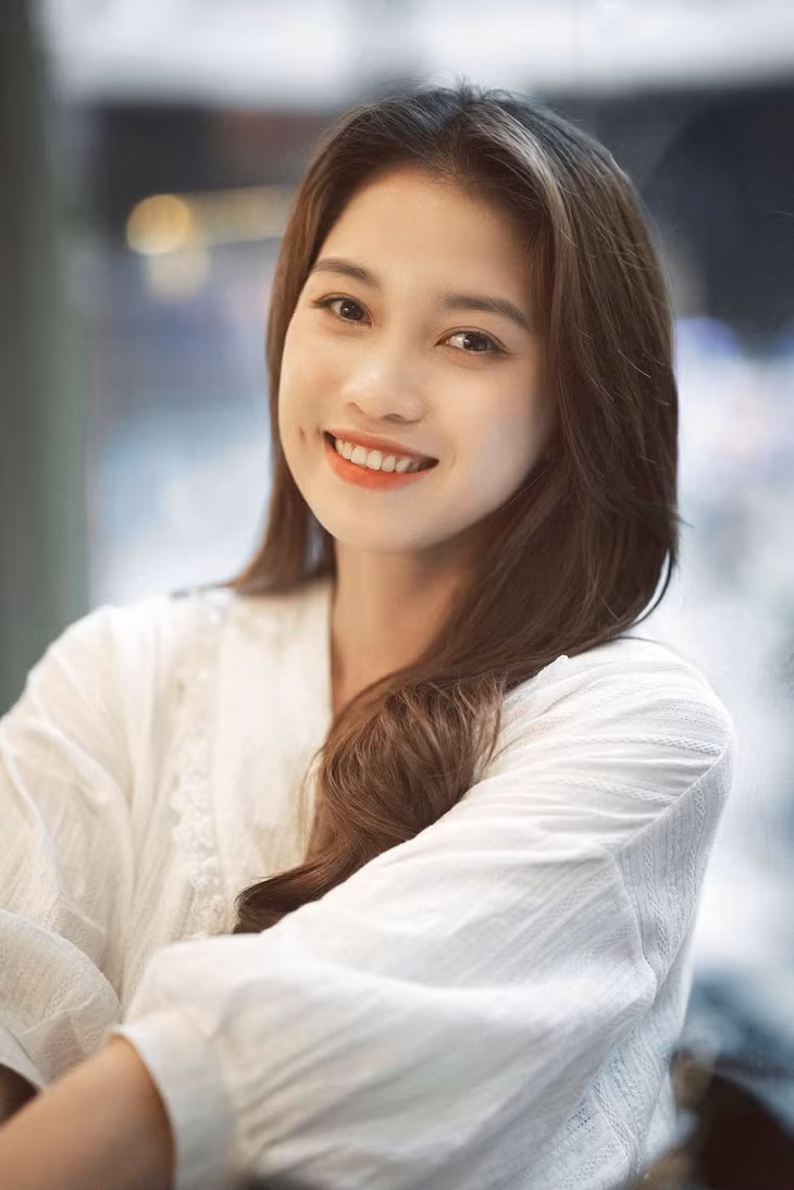 Nguyễn Thị Phương làm quen với bóng chuyền từ rất sớm và được đào tạo bài bản ở đội trẻ Binh chủng Thông tin. Cô cùng đội bóng đoạt nhiều danh hiệu trong nước.