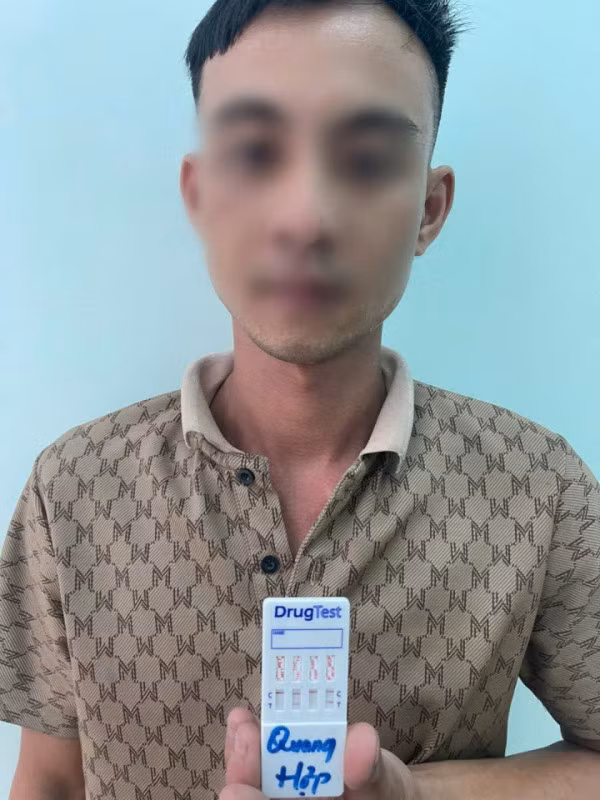 Một đối tượng có mặt tại quán bar D1 dương tính với ma túy.