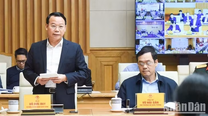 Bộ trưởng Nông nghiệp và Môi trường Đỗ Đức Duy phát biểu ý kiến tại Phiên họp. (Ảnh: TRẦN HẢI)