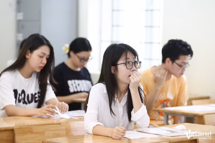 Nhiều thí sinh căng thẳng trước kỳ thi lớn. Ảnh minh họa: Phạm Hải