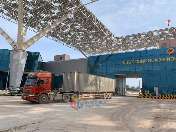 Hoạt động XNK qua cửa khẩu quốc tế Móng Cái.