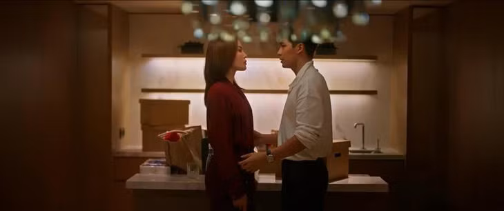 Kỳ Duyên và Quốc Anh trong phim.