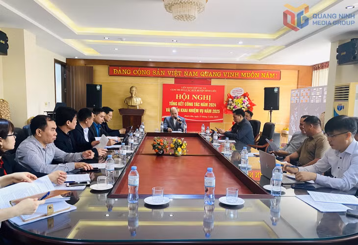 Ông Hoàng Văn An – Cụm trưởng cụm thi đua các Hợp tác xã huyện Bình Liêu phát biểu tại hội nghị.