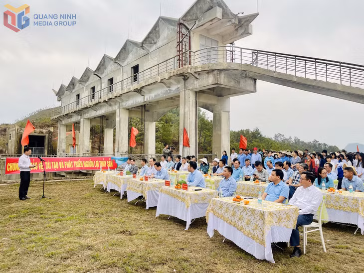 Đồng chí Nghiêm Xuân Cường, Phó Chủ tịch UBND tỉnh phát biểu tại buổi lễ.