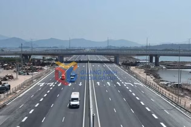 Việc xây dựng hạ tầng giao thông đồng bộ được tỉnh Quảng Ninh chú trọng triển khai, tạo thuận lợi cho giao thương, thu hút đầu tư.