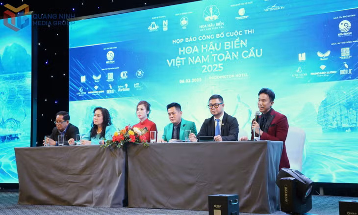 Ban Tổ chức trực tiếp giải đáp các câu hỏi, làm rõ thêm thông tin về Cuộc thi Hoa hậu biển Việt Nam toàn cầu 2025 tại buổi họp báo.