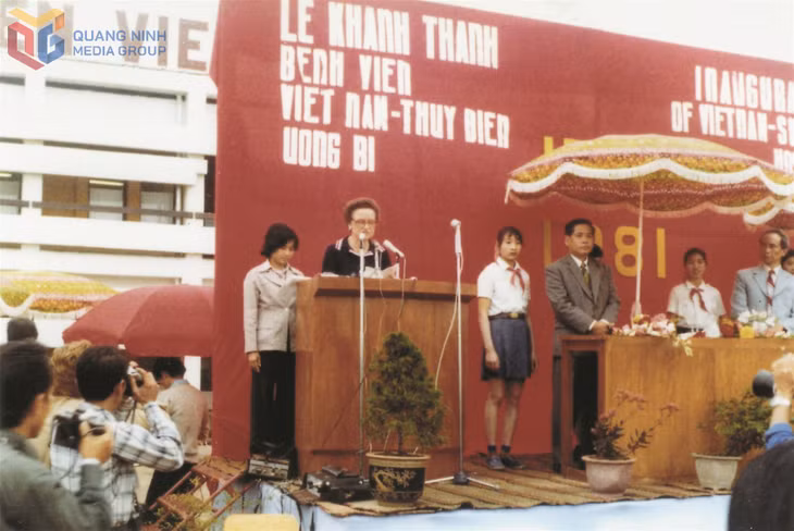 Lễ khánh thành Bệnh viện Việt Nam -Thụy Điển Uông Bí. Ảnh tư liệu